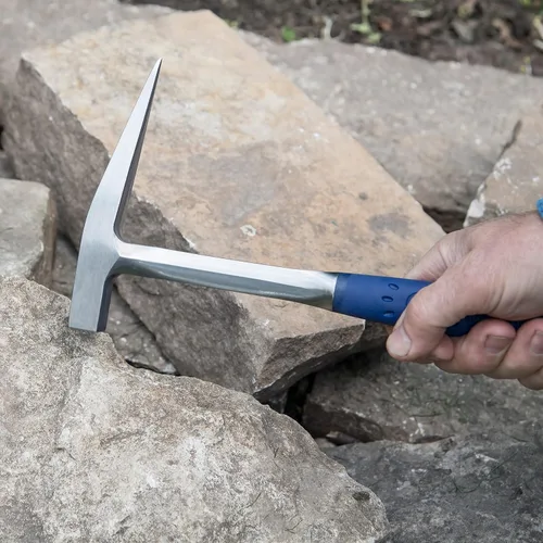 Vista 4 de ESTWING Rock Pick - Martillo de geología de 13 onzas con cara lisa y agarre de reducción de golpes - E3-13P