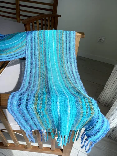 Vista 8 de Bufanda hecha a mano de alpaca del bebé para las mujeres. accesorio exclusivo y de moda