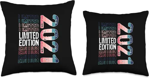 Vista 3 de Limited Edition Vintage 2021 Retro Birthday Throw Pillow