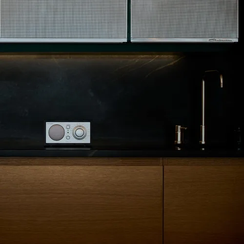 Vista 3 de Tivoli Audio Radio de mesa Model One AM/FM (negro ceniza/plata)