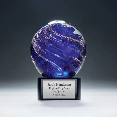 Vista 2 de Baudville Trofeo de lágrima de cristal grabado Azul-oro redondo