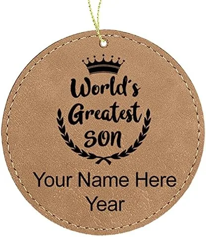 Vista 2 de LaserGram Adorno de Navidad personalizado, el hijo más grande del mundo, piel sintética, idea de regalo personalizada grabada con láser