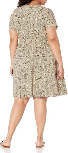 Vista 2 de Tienda Essentials Surplice Vestido de mujer, disponible en talla extragrande