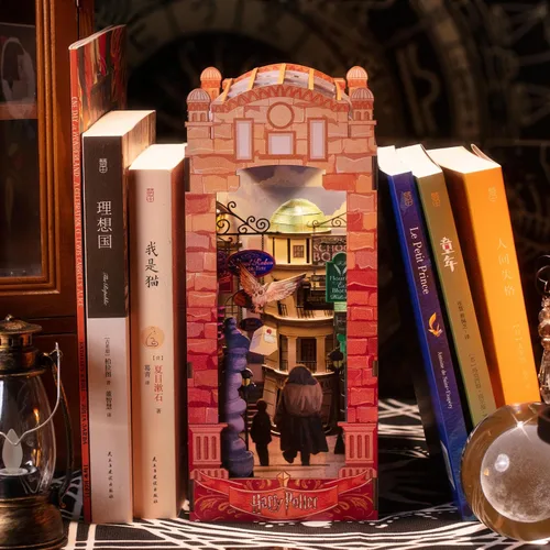 Vista 7 de Harry Potter Diagon Alley Book Nook Kit – Rompecabezas de madera 3D de bricolaje con luces LED Decoración de estantería de bricolaje Mundo