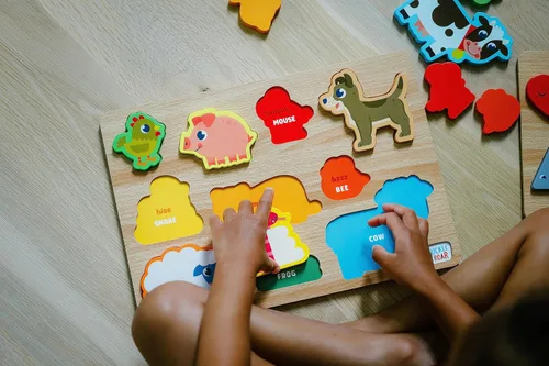 Vista 7 de Chuckle & Roar - Rompecabezas de 10 piezas con formas y animales para niños
