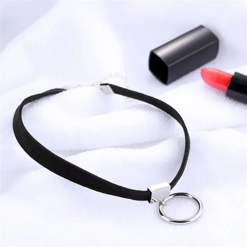 Vista 2 de PAURO Gargantilla de cinta de terciopelo negro para mujer con dije de anillo tórico dorado y plateado clásico
