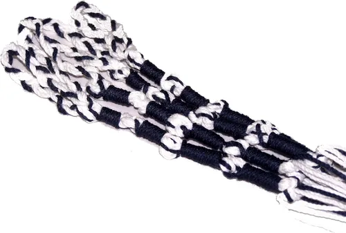 Vista 2 de Holy Land Market Tzitzits - Juego de cuatro borlas judías blancas con hilo azul, azul marino, hilo Mesías más largo con bucles enredados