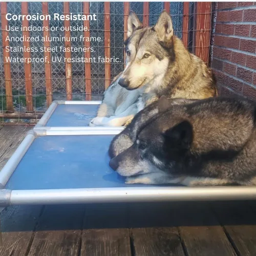 Vista 8 de Cama para perro Kuranda, a prueba de mordidas, de aluminio (plata), 40 onzas, vinilo sólido, Azul Royal Real