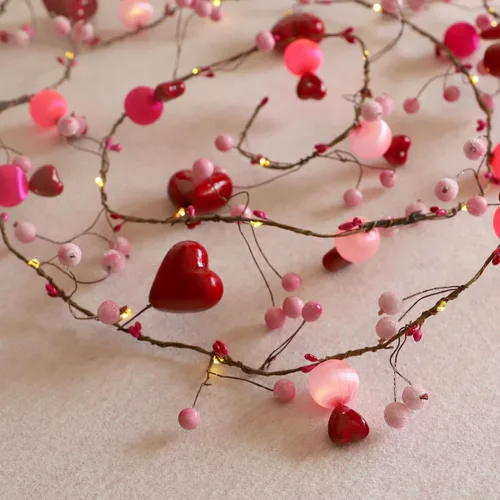 Vista 7 de MIYA LIFE Guirnalda de luces para el día de San Valentín, guirnalda de globos con forma de corazón, funciona con pilas, guirnalda de corazón