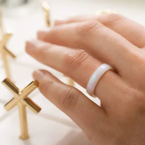 Vista 4 de Enso - Anillo de silicona con piedra natal para boda, anillo de compromiso unisex, cómoda banda transpirable cómoda 0.169'' de ancho, 0.069