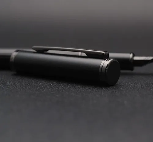 Vista 3 de JINHAO Serie 88 Pluma estilográfica de metal (negro, punta EF 0.015 in)