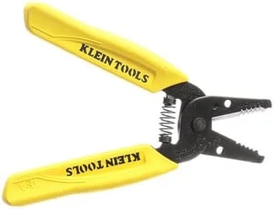 Vista 9 de Pelacables/cortador Klein Tools 11045, amarillo 10 – 18 AWG Solid Wire