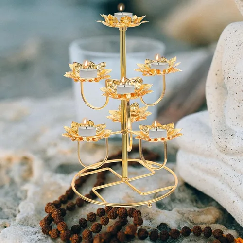 Vista 8 de HOMSFOU Lotus Ghee Lámpara Mantequilla Candelabro Budista Lámpara de aceite de latón Portavelas Votivo Candelabro para Altar Budista Suministros