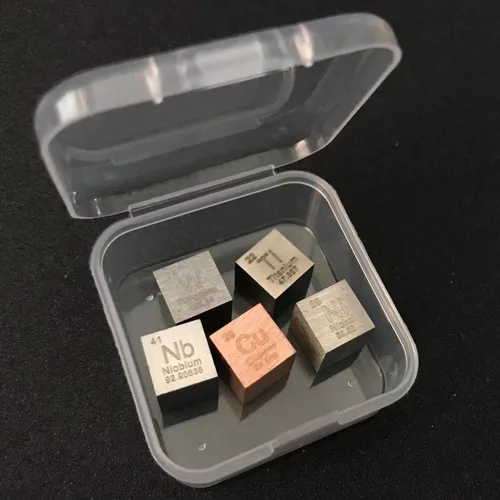 Vista 3 de Juego de 5 cubos de elementos de 0.394 pulgadas (0.394 in), tungsteno, niobio, níquel, cobre, titanio, cubos de densidad de hasta un 99.99% de metal