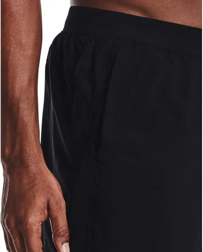 Vista 2 de Under Armour Pantalones cortos Launch Stretch Woven de 7 pulgadas para hombre