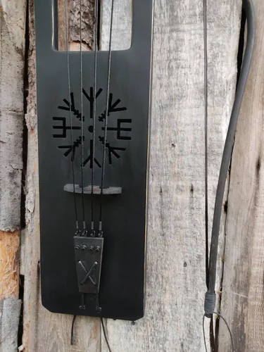 Vista 9 de Talharpa Alric Bass 5 (Taglharpa/Jouhikko) Lira escandinava