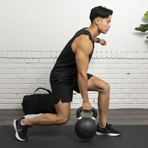 Vista 5 de Kettlebell Kings Pesas rusas con recubrimiento en polvo de 5-90 libras Equipo de gimnasio de entrenamiento y conjuntos de entrenamiento de fuerza