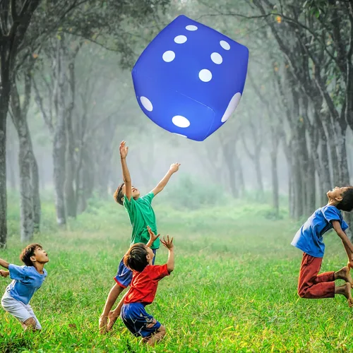 Vista 3 de Novelty Place Dados inflables jumbo de 16 pulgadas (paquete de 2) – Dados gigantes rojos y azules para juegos de mesa en interiores y exteriores