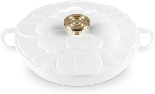Vista 7 de Le Creuset Estofador de pétalos de hierro fundido esmaltado, 2.25 cuartos de galón., Blanco