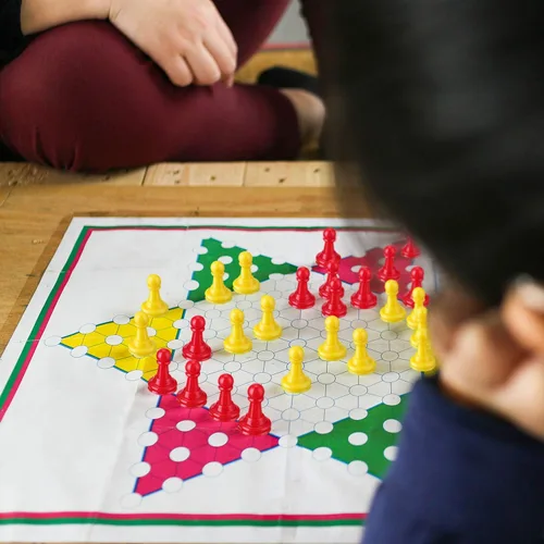 Vista 3 de Zonon 64 piezas de juegos de mesa, piezas de ajedrez de plástico multicolor, 1 pulgada a granel para tablero de componentes de mesa, accesorios