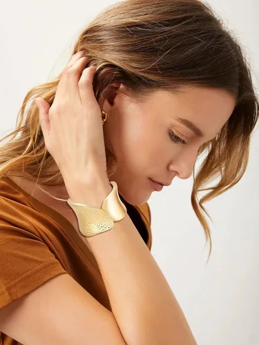 Vista 2 de Long tiantian Pulseras de triple envoltura de oro para mujer, pulsera bohemia de plata entrelazada, pulsera elástica omega, joyería de moda