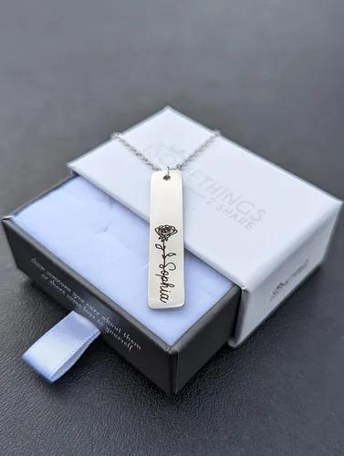 Vista 4 de Personalized Flower Name Bar Pendant Necklace Custom Engraved Jewelry Gift for Her Couples Girlfriend Delicate Handcrafted Accessory Mother Daughter