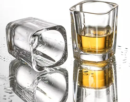 Vista 3 de Paquete de 30 Vasos de Chupito de Base Pesada al Por Mayor, Juego de Vasos de Chupito Cuadrados de 2.2 oz, Vaso de Chupito de Espresso Transparente