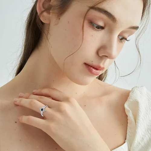 Vista 2 de YAFEINI - Anillo de nudo de brujas de plata de ley - Joyería celta de nudo de la Trinidad para mujer