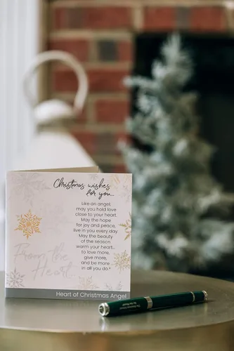 Vista 5 de Hermoso ángel de amor con deseos navideños para familiares y amigos
