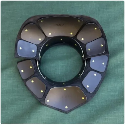 Vista 4 de El Gorget Brigantine de cuero medieval ofrece una gran armadura Rapier para corte y empuje SCAWMA combate negro estándar