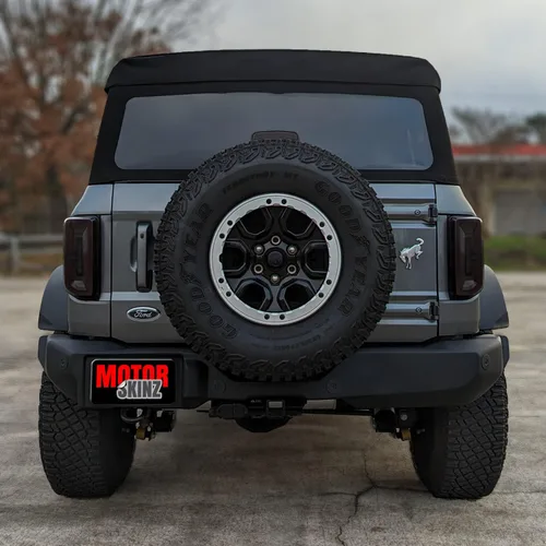 Vista 4 de SlickMod Tinte de humo de vinilo precortado para luz trasera Ford Bronco 2021-2023 (20% humo oscuro, 1. luz trasera)