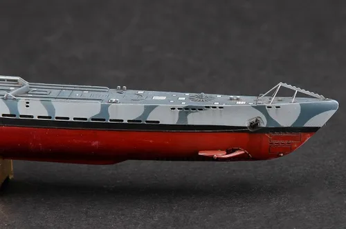 Vista 4 de Hobby Boss DKM Type IXB U-Boat Kit de construcción de modelo de barco