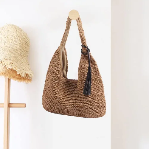 Vista 5 de Bolso de hombro de paja grande suave tejido a mano con borlas negras Boho paja asa tote retro verano playa bolsa de ratán bolso