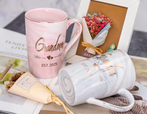 Vista 2 de Tazas para abuela y abuelo EST 2025 – Juego de tazas de café con anuncio de nuevo abuelo, regalos elegantes para baby shower, día de la madre, día