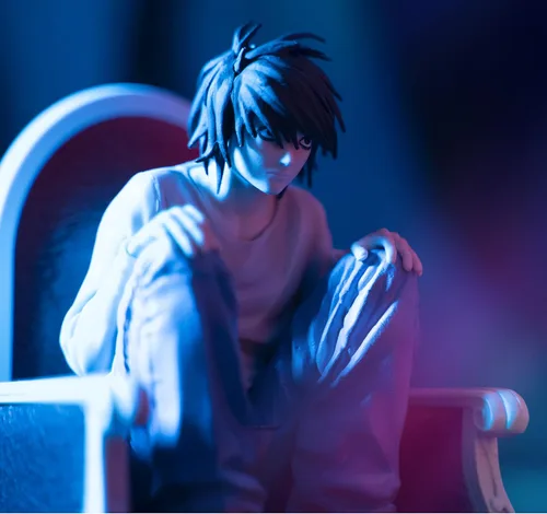 Vista 5 de ABYSTYLE Studio Death Note L Figura coleccionable de PVC a escala 1:10