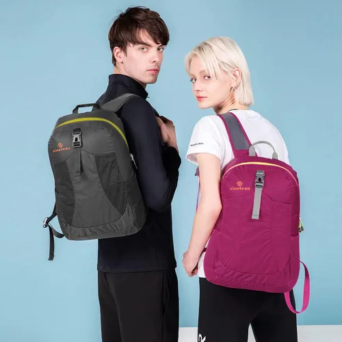 Vista 5 de Sinotron - Mochila de senderismo ligera y plegable de 22 l, mochila pequeña de senderismo, mochila de día para mujeres, hombres, viajes, camping