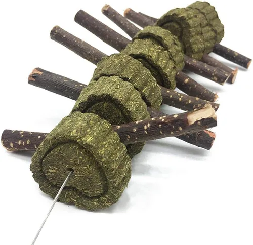 Vista 5 de Juguetes masticables de conejo para dientes, 2 unidades de palitos molares de madera de manzana orgánica con círculos de heno Timothy para conejito