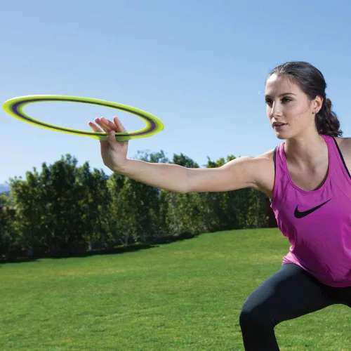 Vista 6 de Aerobie Pro Ring juguete al aire libre para niños, para niños y niñas, todas las edades, colores pueden variar