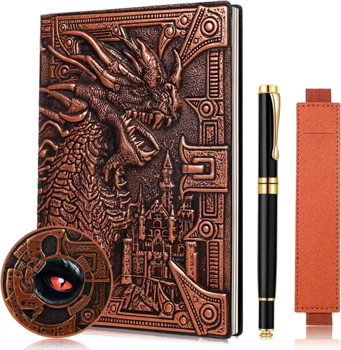 Vista 8 de Cuaderno vintage de cuero con relieve de dragón DND, cuaderno de viaje con bolígrafo negro y funda para bolígrafo. Diario A5 antiguo hecho a mano