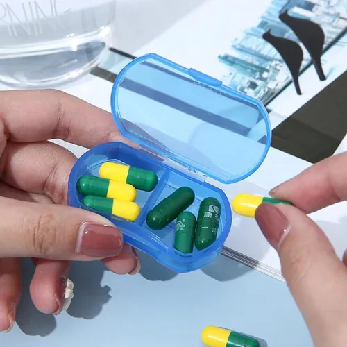Vista 7 de Pastillero para bolso, organizador de pastillas pequeño, portátil, para viajes, diarios, pastilleros, AM y PM, mini pastillero para vitaminas