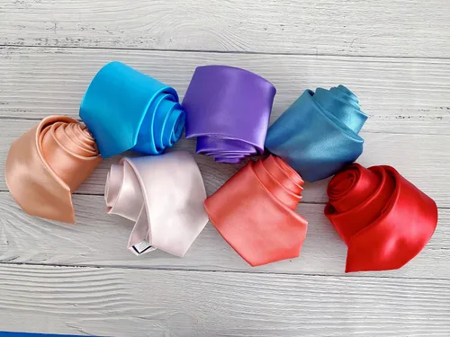 Vista 207 de KissTies Juego de corbatas de satén para hombre + pañuelo de bolsillo