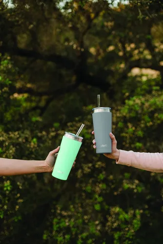 Vista 5 de Ello Beacon - Vaso de acero inoxidable aislado al vacío con tapa deslizante y popote opcional