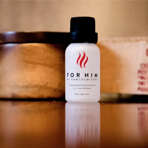 Vista 2 de Feromonas para hombre, aceite de colonia con feromonas para atraer mujeres. Feromonas extra fuerza humana. Fórmula de RawChemistry de 0.50 fl oz