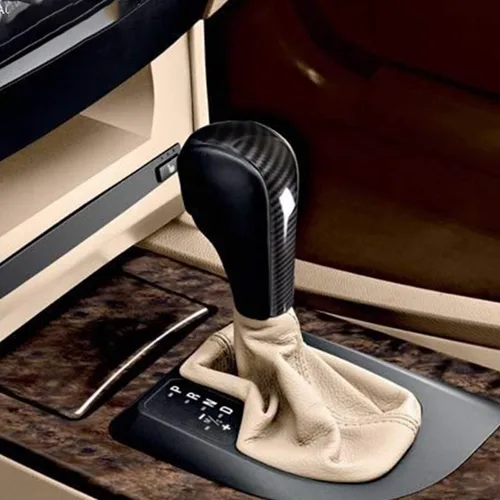 Vista 5 de YIWANG Cubierta de cabeza de cambio de marcha central de automóvil estilo fibra de carbono para BMW E39 E60 E61 E83 E53 E46 Accesorios de coche