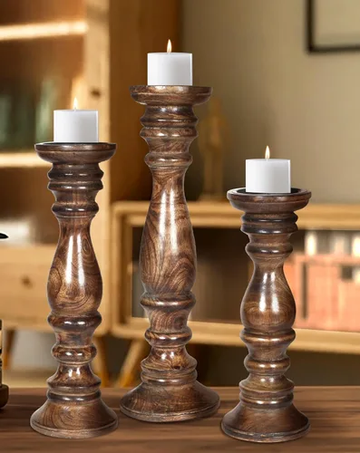 Vista 5 de Juego de 3 candelabros de pilar de madera de granja - Portavelas altos rústicos hechos a mano para decoración del hogar, centros de mesa, bodas