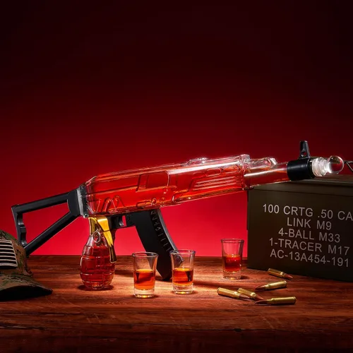 Vista 6 de Juego de regalo de decantador de whisky de pistola, 25 onzas con tres vasos de chupito de 3 onzas + botella de granada, ideas únicas de cumpleaños