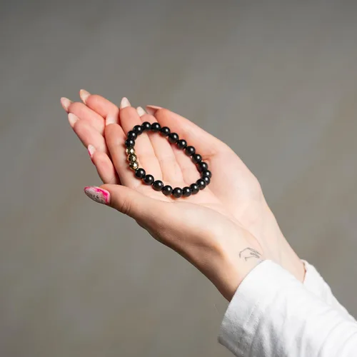 Vista 7 de Karelian Heritage Pulsera de piedras de shungita elástica Joyería de cristal de shungita auténtica Pulsera protectora de piedra defensora potente
