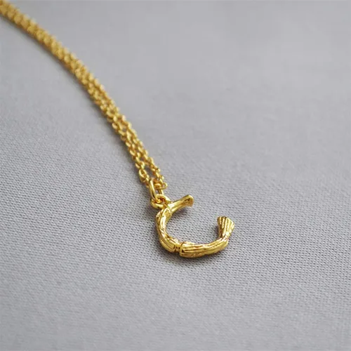 Vista 2 de Collar con inicial de bambú, chapado en oro de 18 quilates, de acero inoxidable, collar con inicial pequeña personalizable, collar con monograma