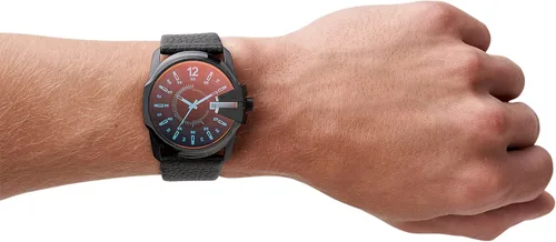 Vista 5 de Diesel Reloj Master Chief para hombre con pulsera de acero inoxidable o correa de cuero