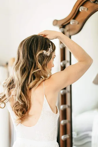 Vista 4 de Small Rose Gold Crystal Bridal Hair Clip By Veiled Beauty Boho Gilded Gold Leaf Crystal Wedding Hair Comb with Blush and Pewter Floral Accents